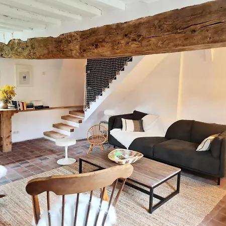 Maison De Campagne, Detente En Famille. * Francheville (Eure)